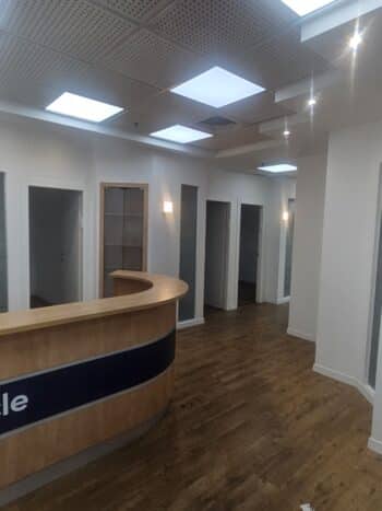 אופציה להשכרת חניות פרטיות בבניין