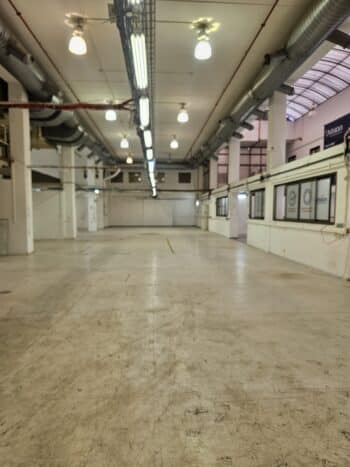 2000 מטר לתעשייה קלה ומשרדים