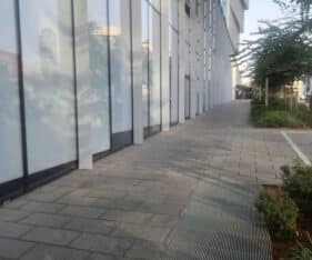 שטחי מסחר בגדלים של 115 מטר עד 700 מטר