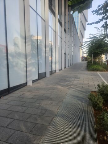 שטחי מסחר בגדלים של 115 מטר עד 700 מטר