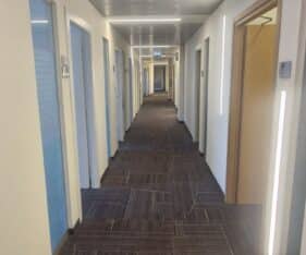 שילוב של חדרים וחללים פתוחים