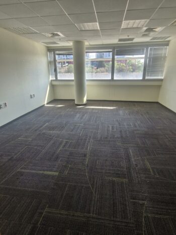 בבניין הייטק ייצוגי