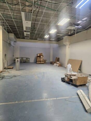 בגובה תקרה של כ 8 מטר