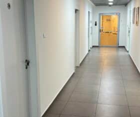 משרד מדהים בשטח של 124 מר 14 מר מחסן לוגיסטי