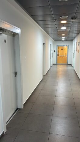 משרד מהמם להשכרה מיידית