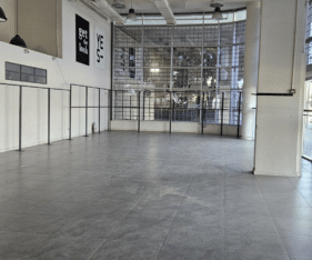 פריקת סחורות נוחה ישירות לשטח