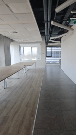 קיימת אפשרות לשטח נוסף צמוד בגודל 180 מr