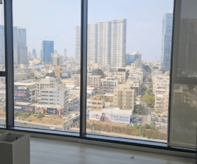 מחולקים לשני אזורי אופן ספייס וחדרי ישיבות