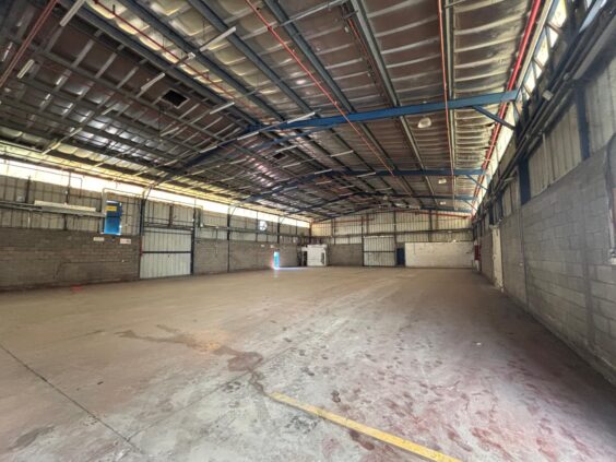 במיקום מצויין באזור השרון בסמוך לכביש 2