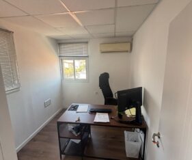 משרד 65 מר מושקע ומואר