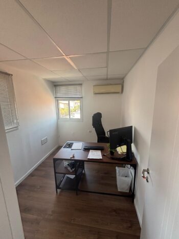 משרד 65 מר מושקע ומואר