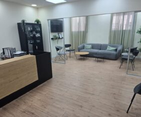 משרד משופץ להשכרה בנשר