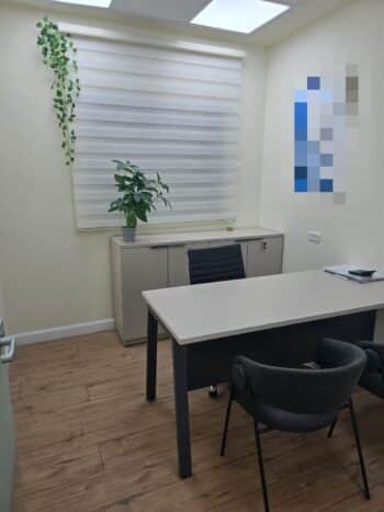 6 חדרים פרטיים, חדר ישיבות מרווח ומטבח מאובזר