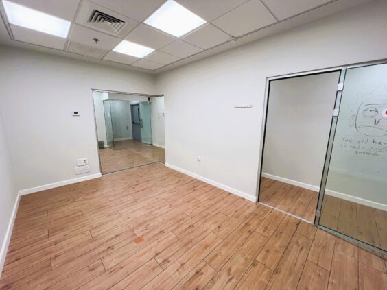 2 משרדים פרטיים