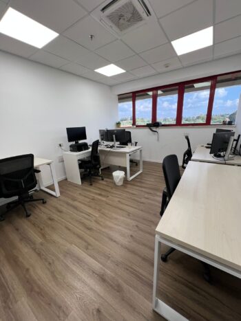 4 משרדים מרוהטים ומוכנים לכניסה מיידית