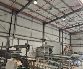 משלב בתוכו שטחי אחסנה ותעשייה ברמה הגבוהה ביותר וכן שטחי משרדים