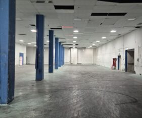 המבנה עם שטח רצפה של כ-3,200 מר וגלריה