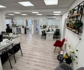 כולל מטבח מאובזר, מעליות ומרחב מוגן