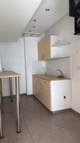 בקומה 3 משרדים המחולקים ל 6 חדרים