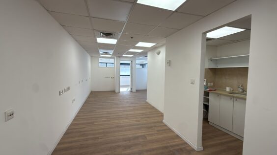 משרדים חדישים בקומה 3