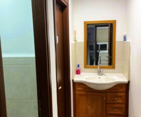 משרד איכותי להשכרה בנשר, במיקום מרכזי