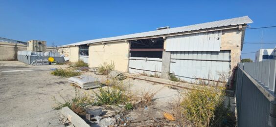 מיקום אסטרטגי בסמיכות לנמל ומפרץ חיפה