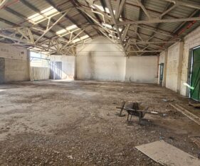 500 מטר מבנה להשכרה