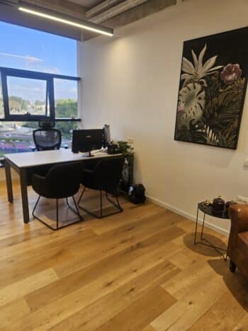 משרדים בגדלים החל מ 100 מטר ושטחי משרד נוספים