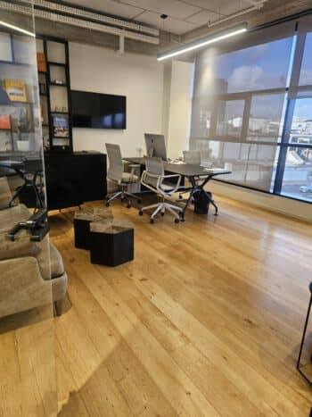 למקצועות חופשיים, הייטק וכו