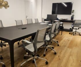 כולל מטבח מאובזר, מעליות נגישות וחדר תקשורת