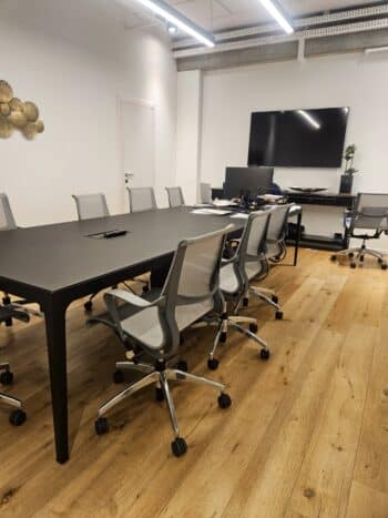 כולל מטבח מאובזר, מעליות נגישות וחדר תקשורת