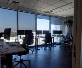 משרדים בגמר גבוה למכירה במגדל ספיר היוקרתי