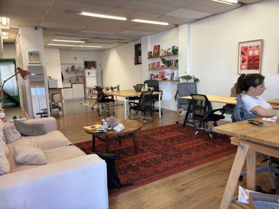 יחידה מתוקה ברחוב הרכבת