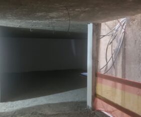 בניין בוטיק במצב מעטפת