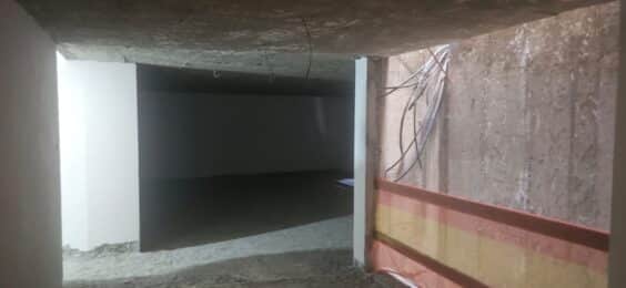 בניין בוטיק במצב מעטפת