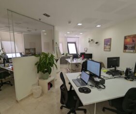 184 מר עם נוף מהפנט לים