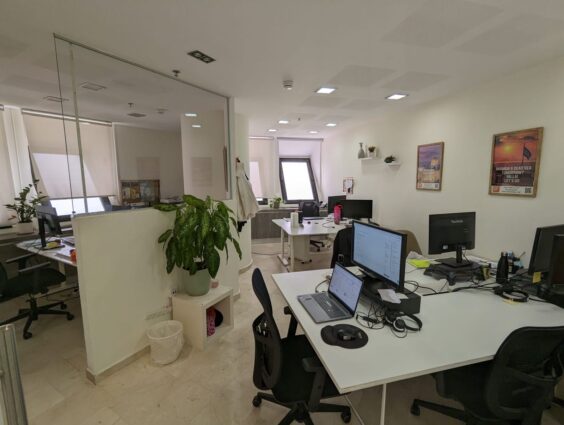 184 מר עם נוף מהפנט לים