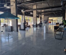 חנות בגודל 600 מר