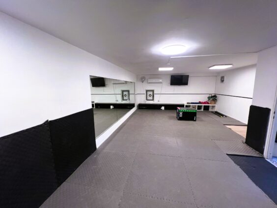 מרתף גדול ומרווח במיקום מרכזי ונגיש בזכרון יעקב