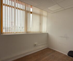 משרד בקומה 2