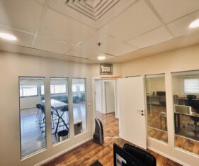 בניין מרכזי באיזור תעשייה פולג