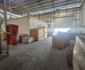 1,000 מר לוגיסטיקה ומלאכה