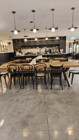 3 קומת בגודל כולל של כ2000 מר