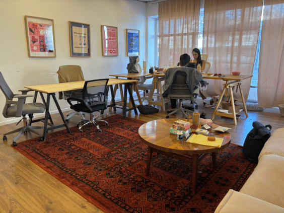 יחידה חמודה עם מטבחון מזגן מרכזי 