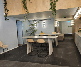 2000 מר להשכרה עם גג