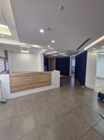 מטבח מאובזר, חדר תקשורת, מעליות נגישות ומערכות אבטחה