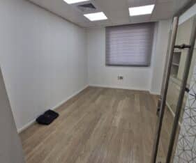 מחסן, מרחב מוגן, חדר ישיבות מרווח, כניסה פרטית, מטבח מאובזר