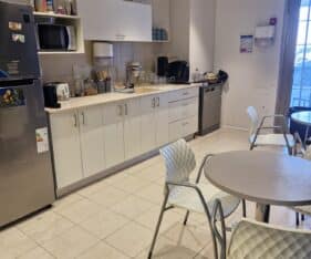 חלוקת הפנים באמצעות מחיצות זכוכית