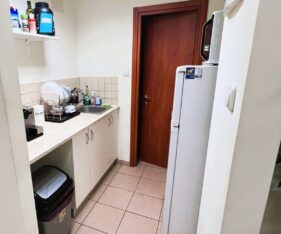 סביבת עבודה שקטה, מסודרת ומוארת