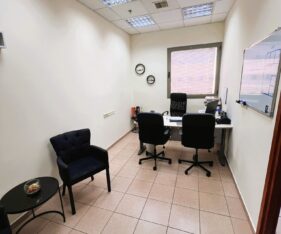 בקומה 3, ממוקם בנשר, בסביבה עסקית פעילה